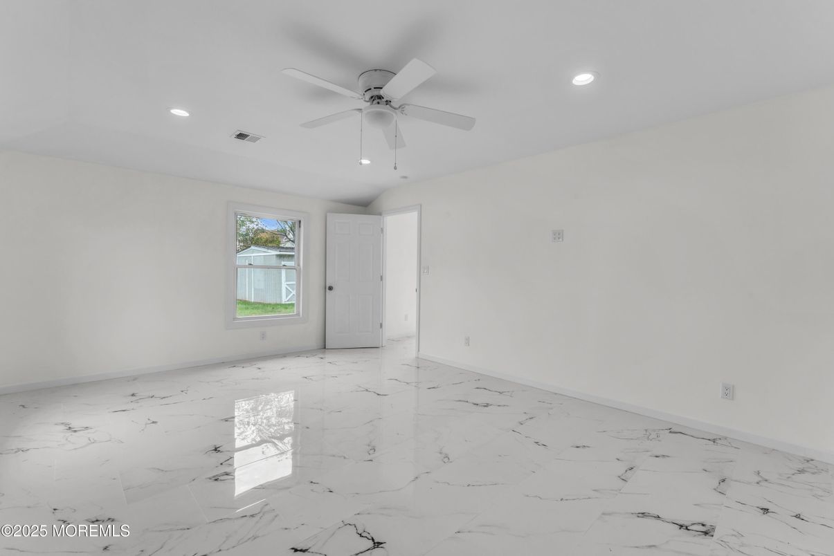 Empty room, Interior, Marble, Recessed Lighting