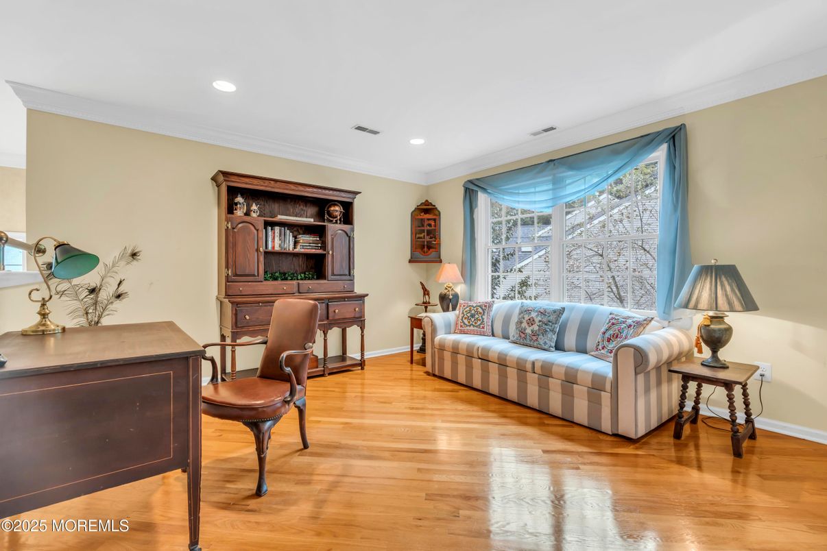 Home Office, Interior, Recessed Lighting, Wood Texture Flooring