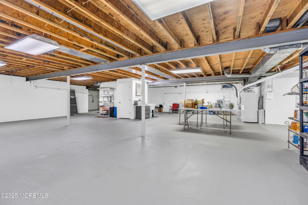 Garage, Interior, Wooden Beams, Wooden Ceilings