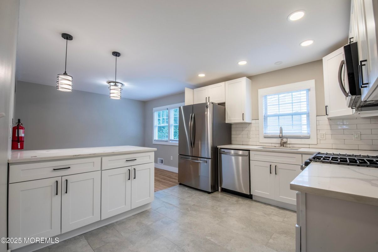 Interior, Kitchen, Pendant Lights, Recessed Lighting, Stainless Steel Appliances
