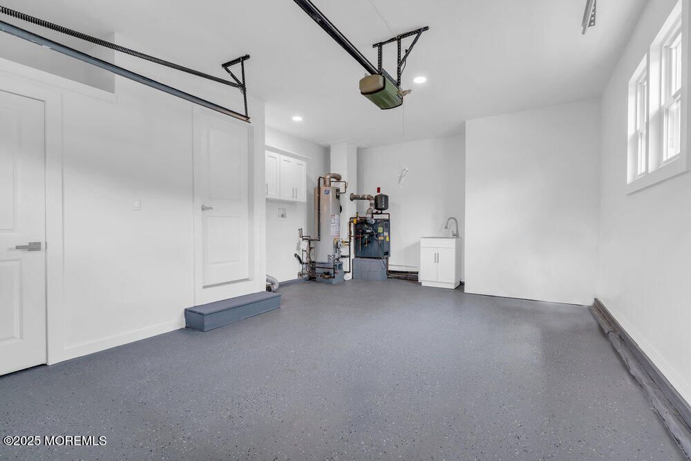 Fitness Equipment, Interior, Recessed Lighting