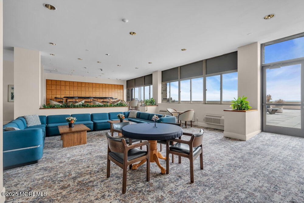 Dining room, Interior, Living room, Recessed Lighting, Water
