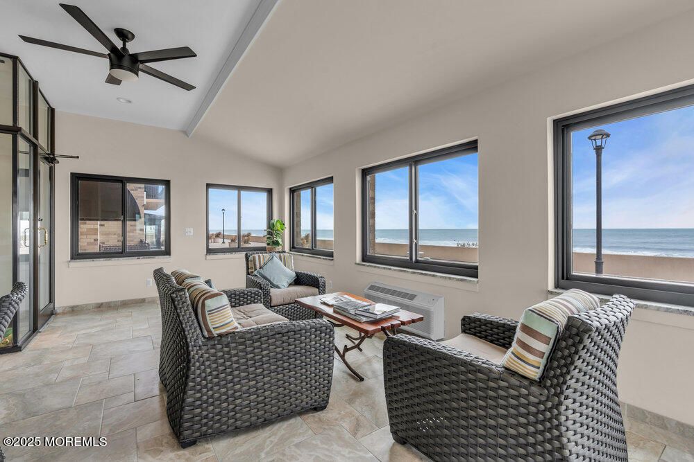 Interior, Living room, Sun Room, Water