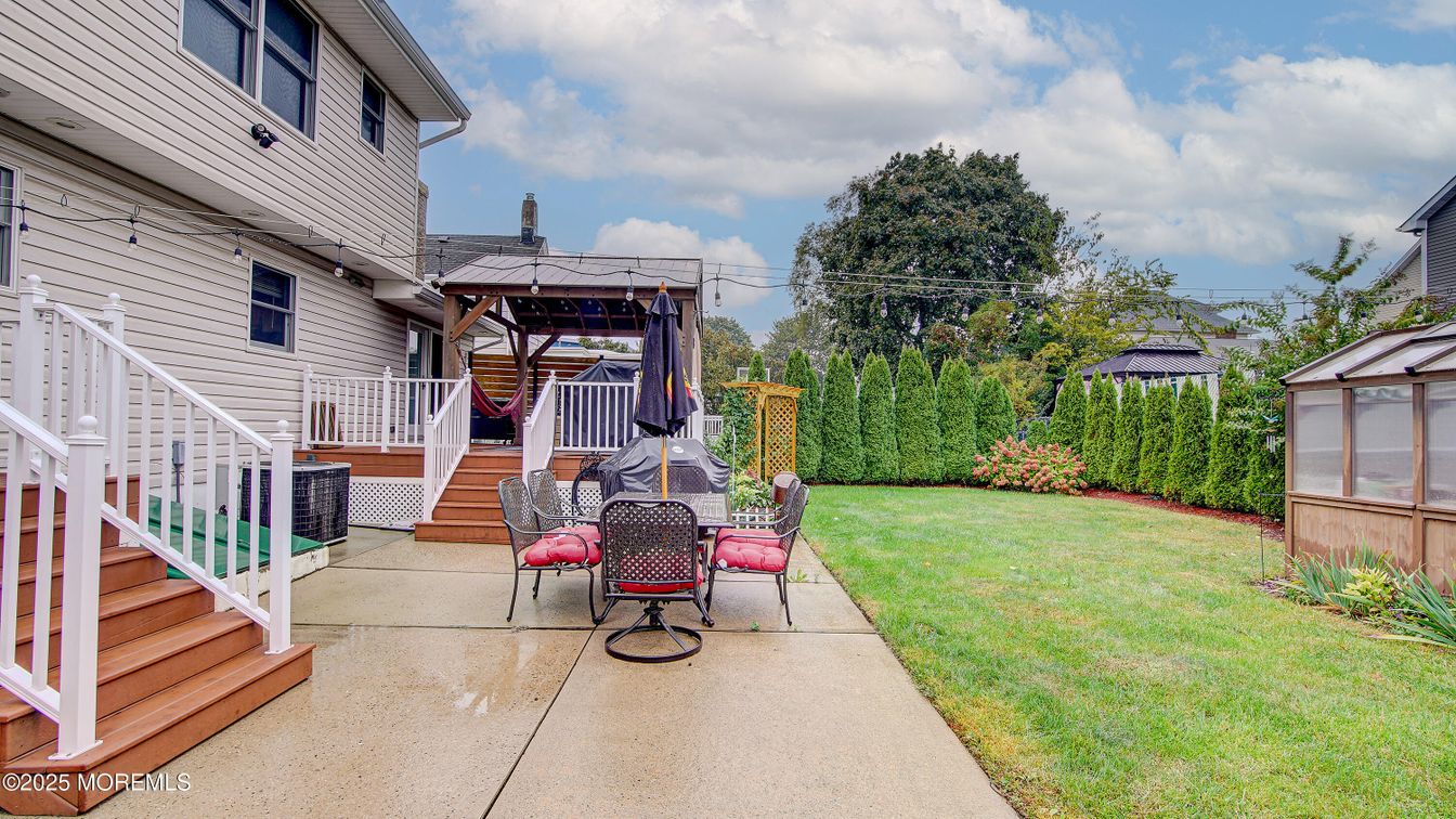 Backyard, Exterior
