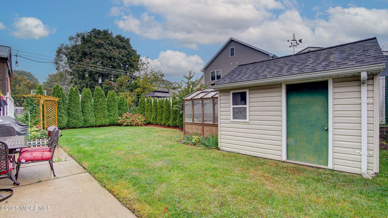 Backyard, Exterior