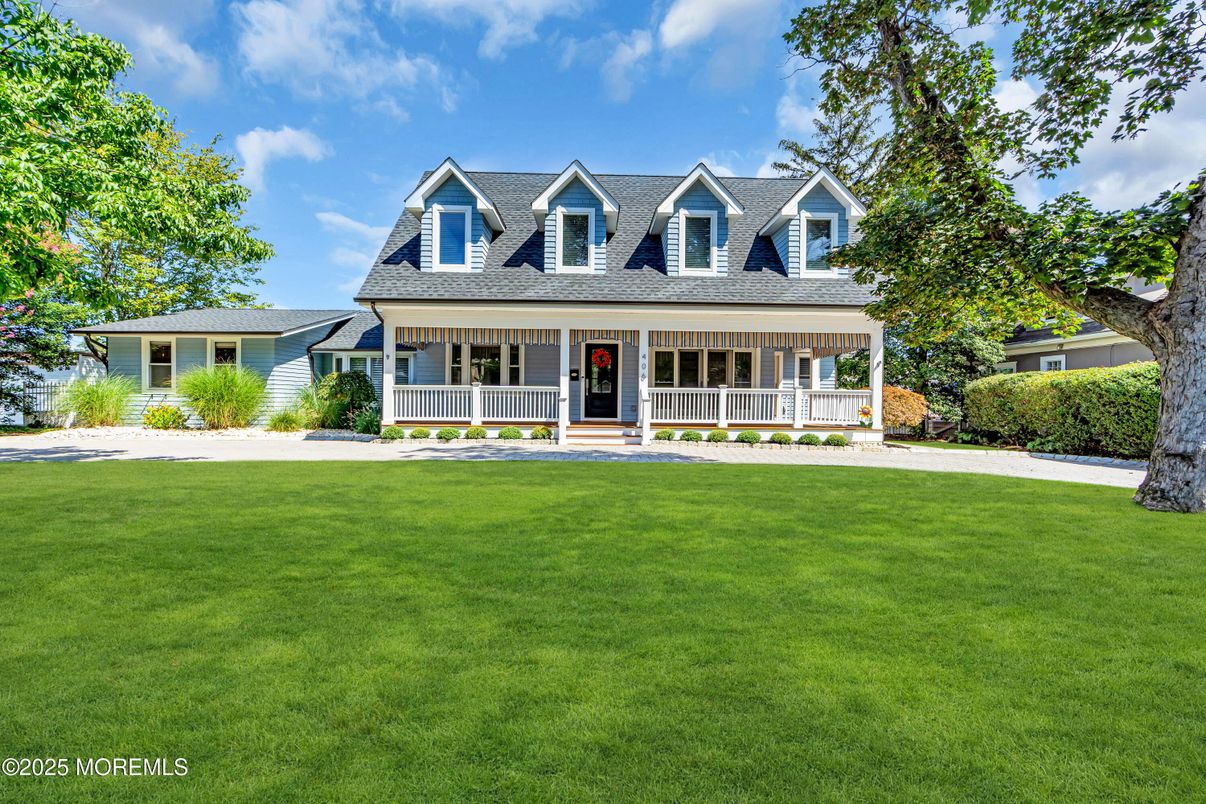 Backyard, Exterior, Facade, Cape Cod