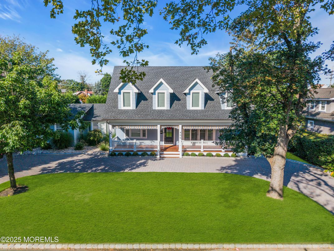 Exterior, Facade, Cape Cod
