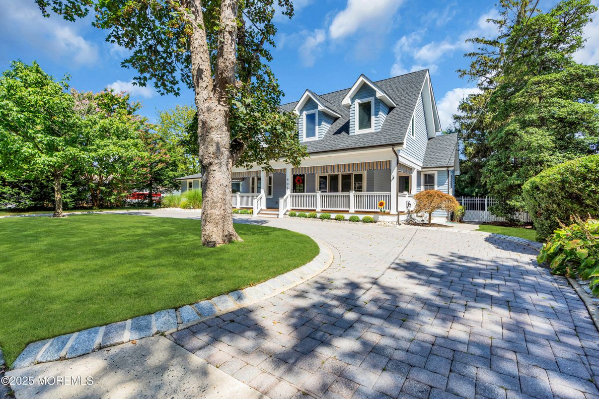 Backyard, Exterior, Facade, Cape Cod