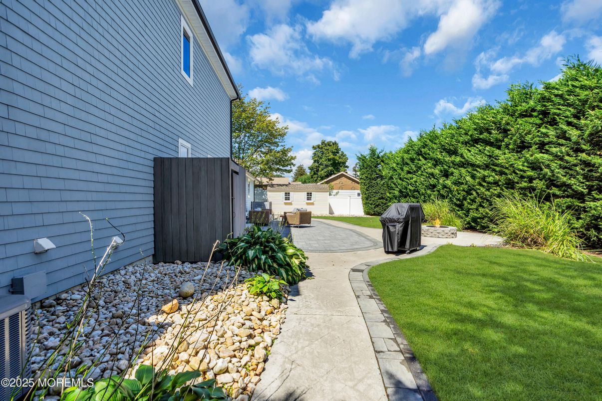 Backyard, Exterior