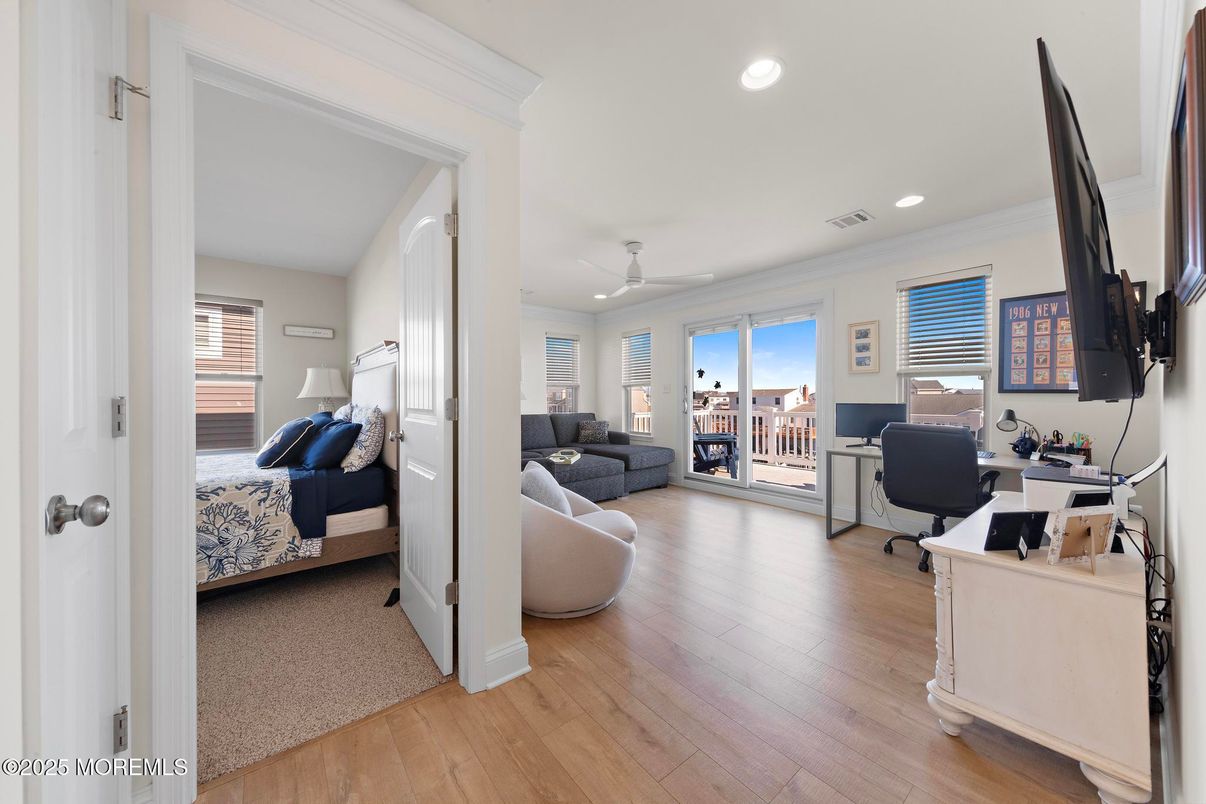 Bedroom, Home Office, Interior, Recessed Lighting, Wood Texture Flooring