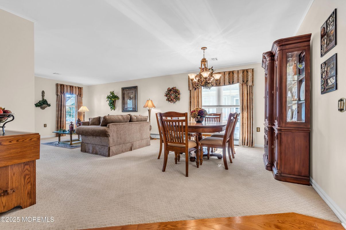Chandelier, Dining room, Interior, Living room
