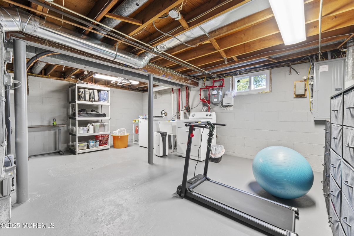 Fitness Equipment, Interior, Wooden Beams