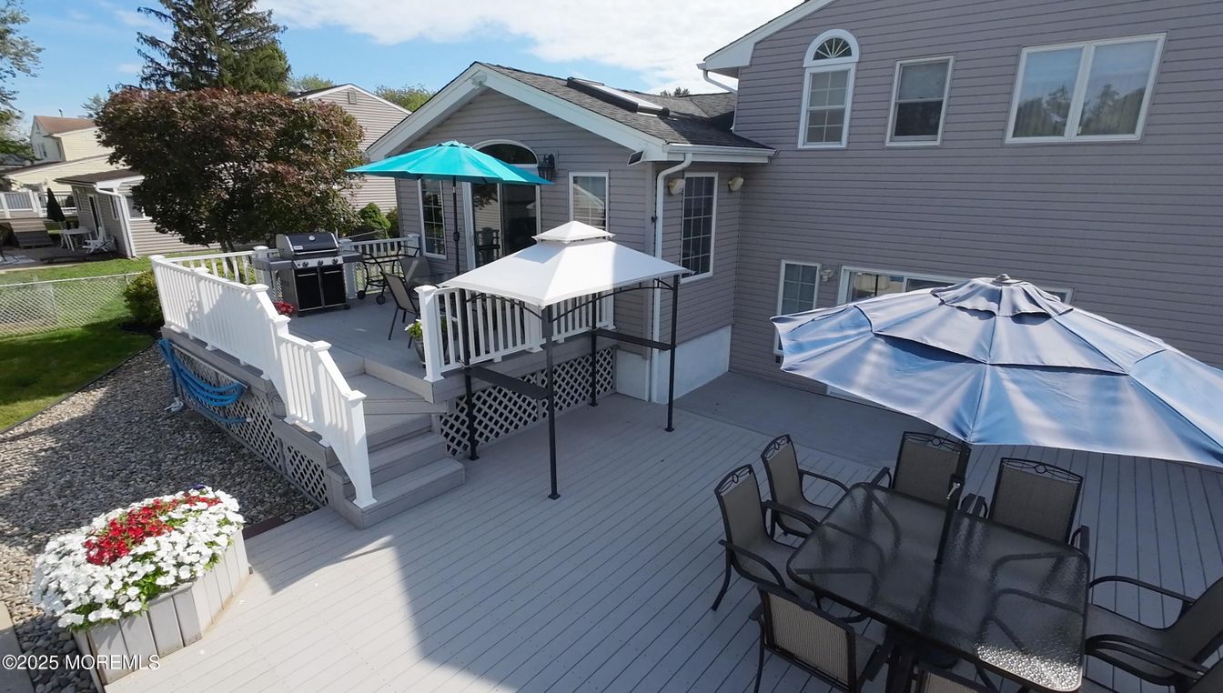 Exterior, Outdoor Kitchen