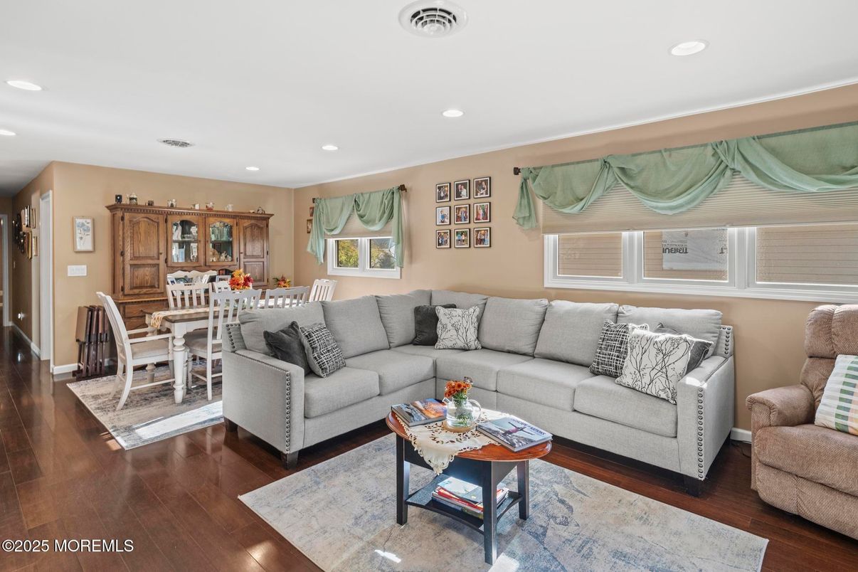 Dining room, Interior, Living room, Recessed Lighting, Wood Texture Flooring