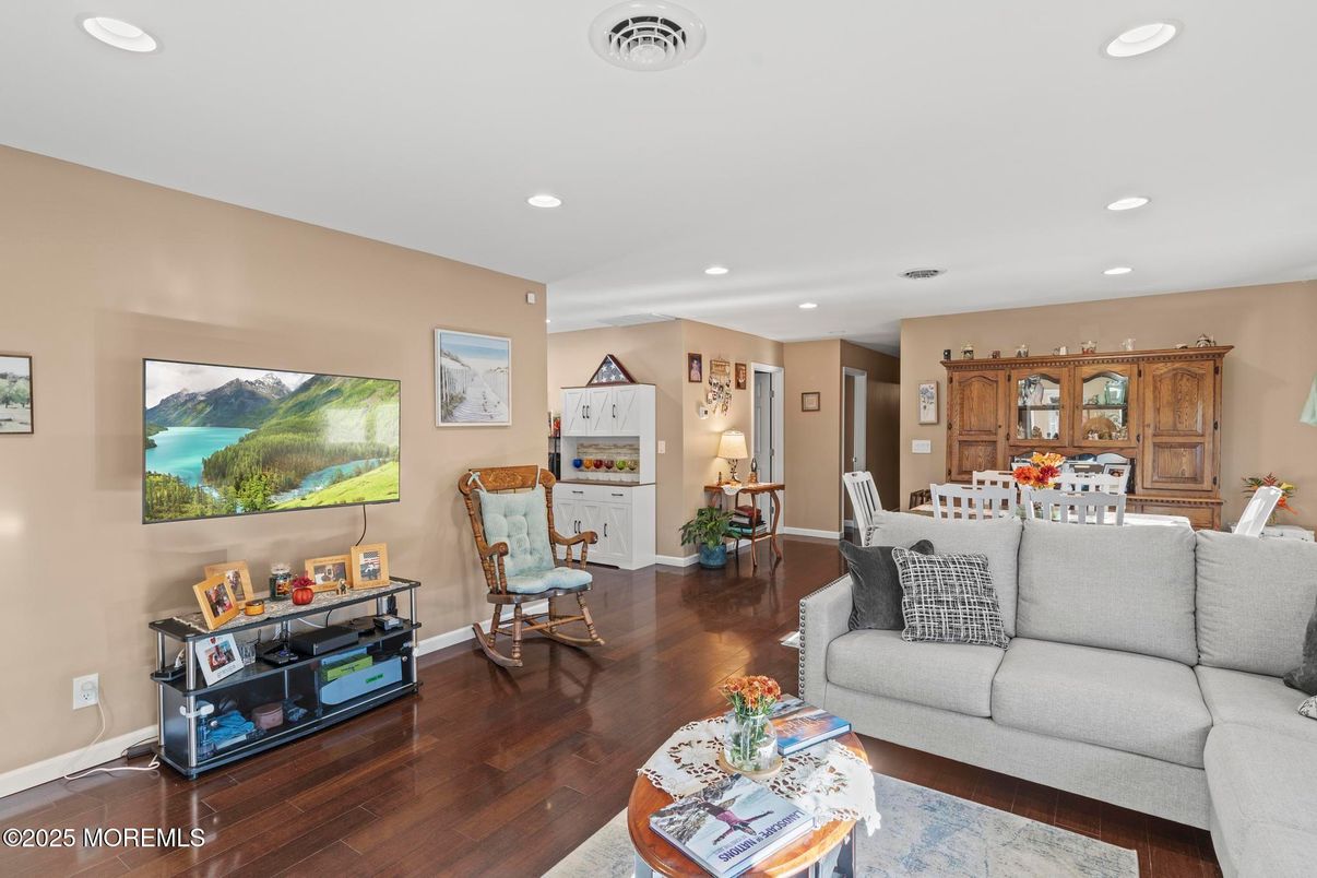 Dining room, Interior, Kitchen, Living room, Recessed Lighting, Wood Texture Flooring
