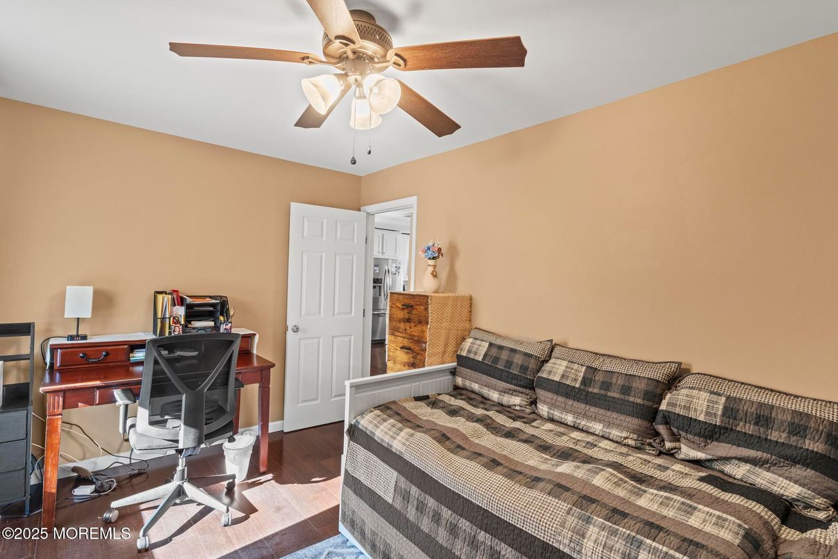 Bedroom, Home Office, Interior, Wood Texture Flooring