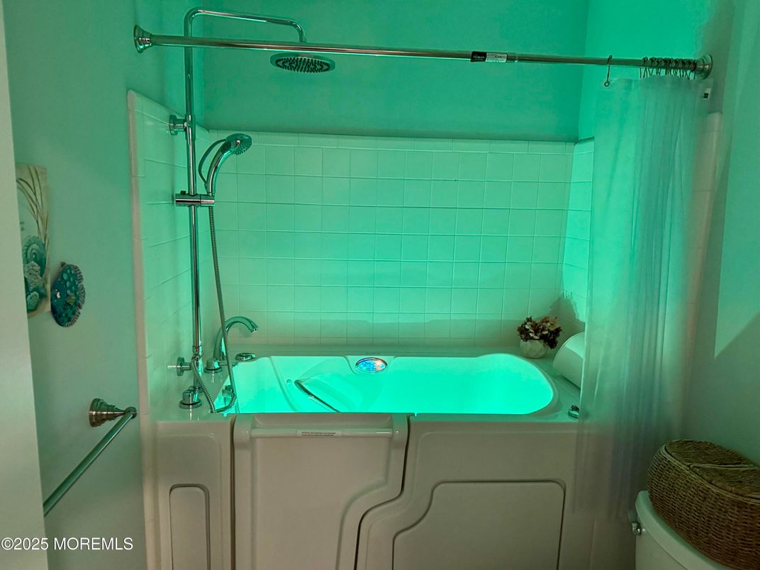 Bathroom, Interior, Tile Countertops