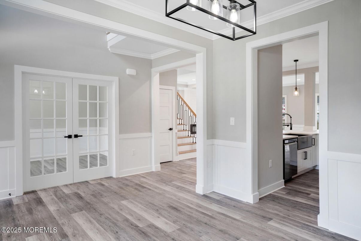 Interior, Pendant Lights, Wood Texture Flooring