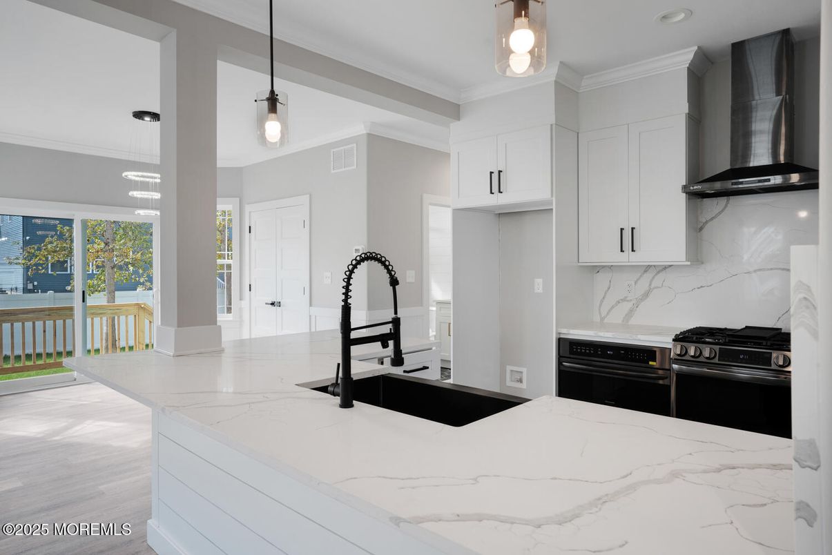 Interior, Kitchen, Pendant Lights, Recessed Lighting, Water, Wood Texture Flooring