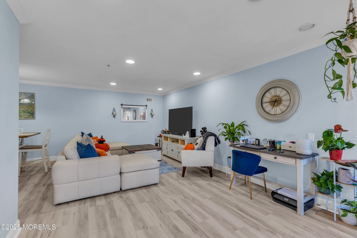 Dining room, Interior, Living room, Recessed Lighting, Wood Texture Flooring