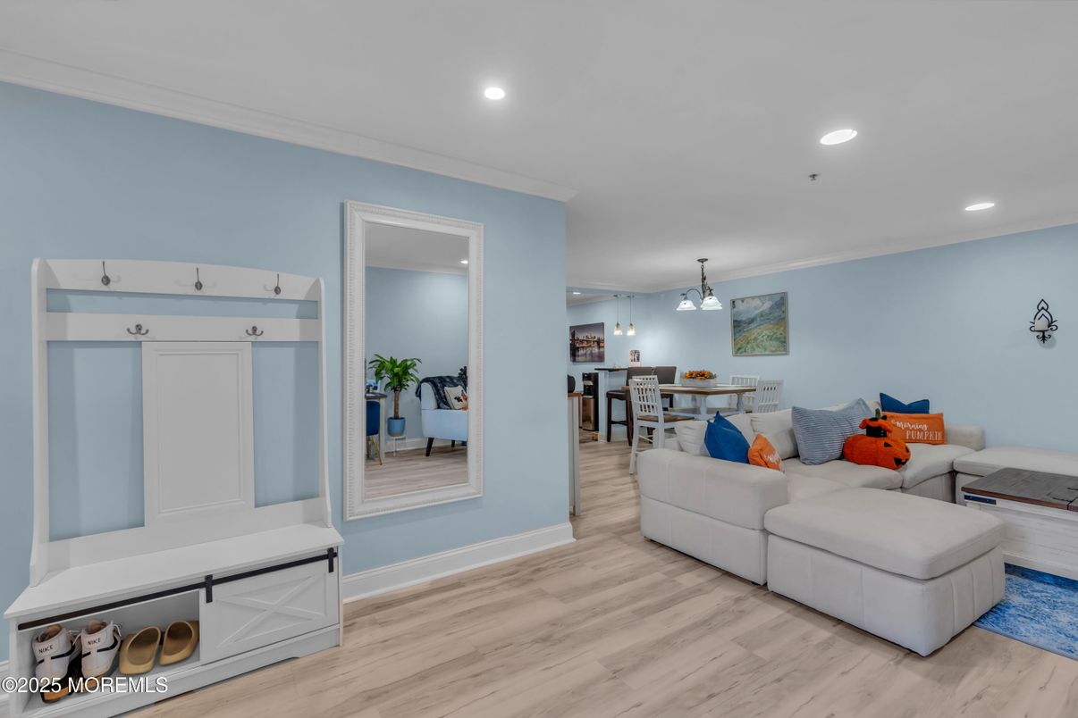 Dining room, Interior, Living room, Pendant Lights, Recessed Lighting, Wood Texture Flooring