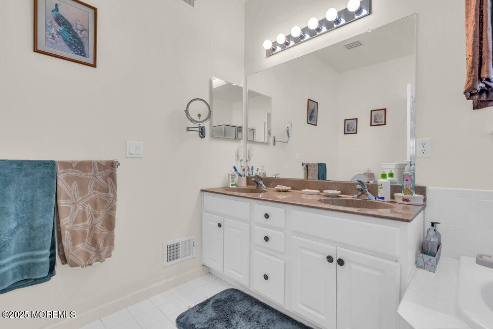 Bathroom, Dual Sink Vanities, Interior
