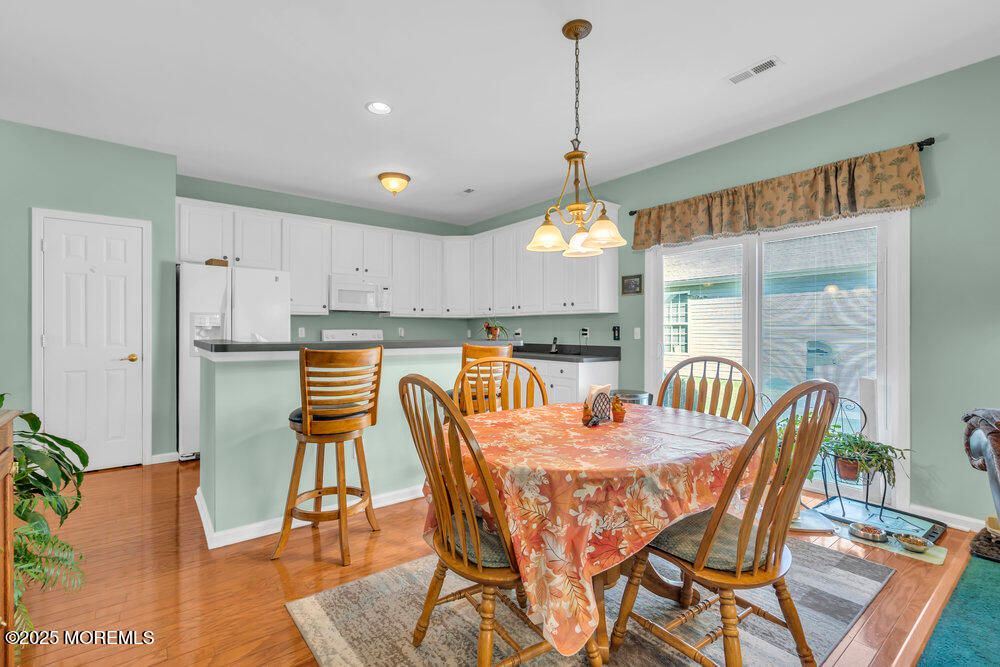 Dining room, Interior, Kitchen, Pendant Lights, Recessed Lighting, Wood Texture Flooring