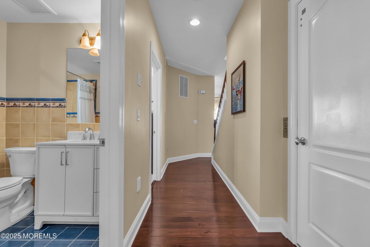 Bathroom, Interior, Recessed Lighting, Wood Texture Flooring