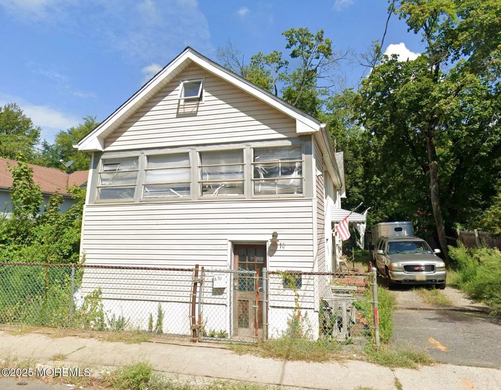 Exterior, Facade, Queen Anne Victorian