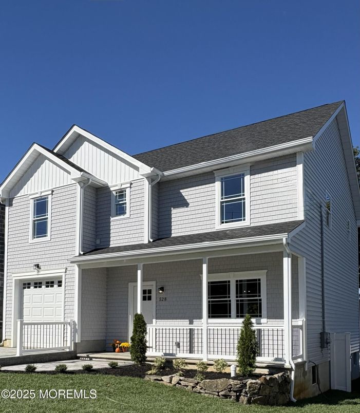 Attached, Exterior, Facade, Farmhouse