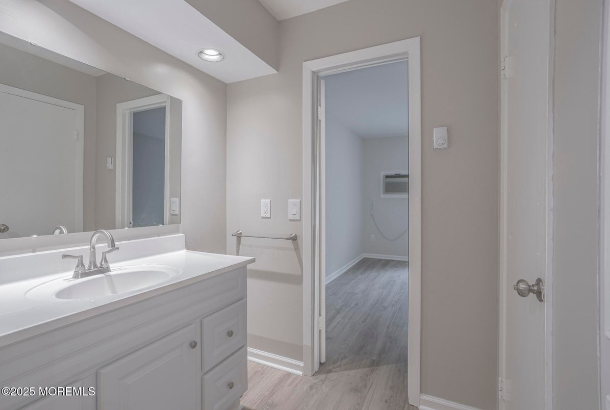 Bathroom, Interior, Recessed Lighting, Wood Texture Flooring