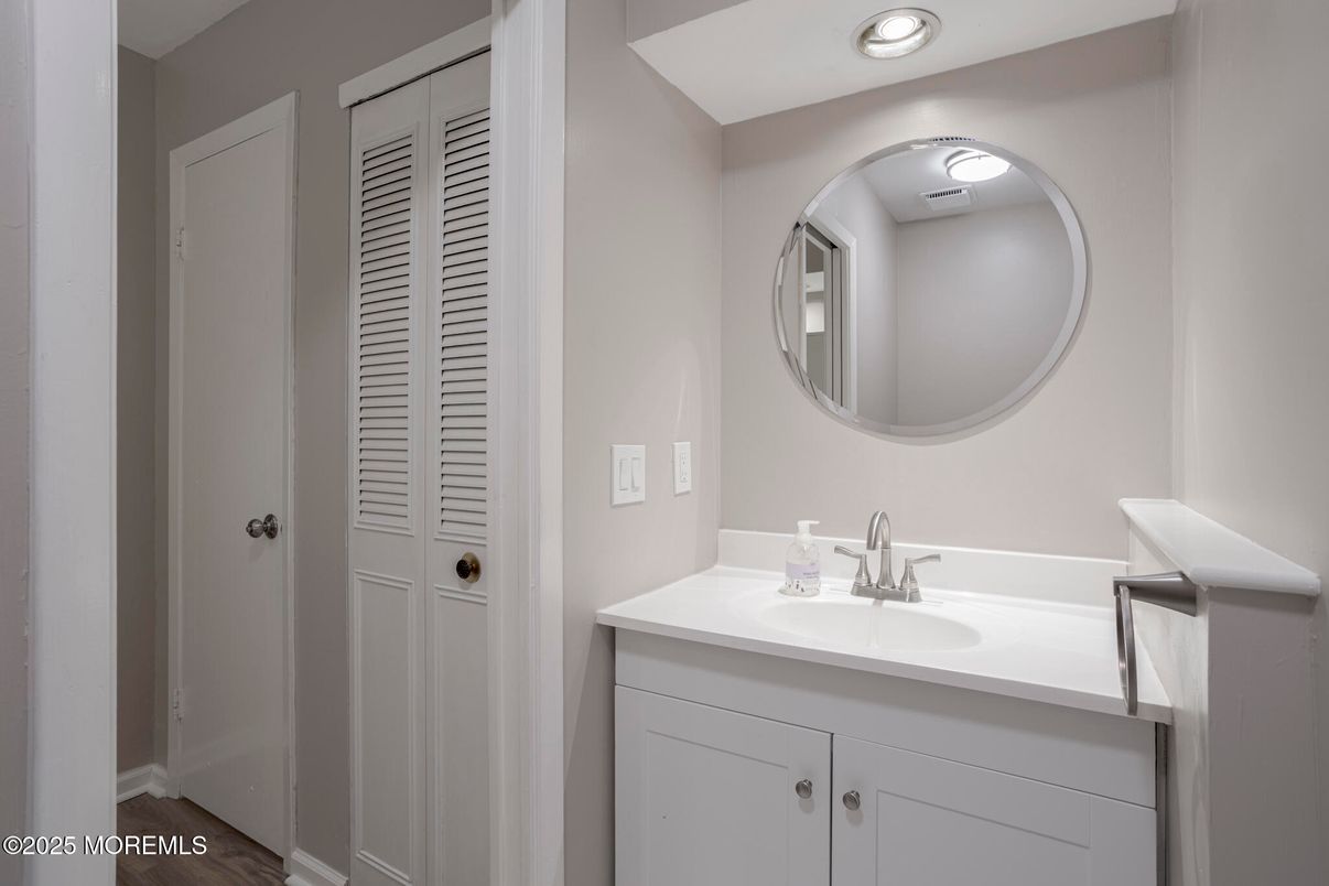 Bathroom, Interior, Recessed Lighting, Wood Texture Flooring