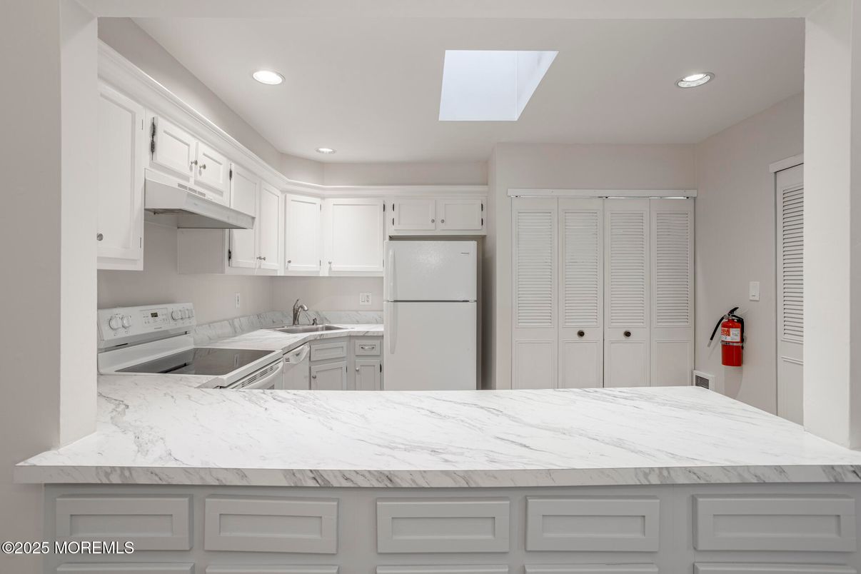 Interior, Kitchen, Recessed Lighting