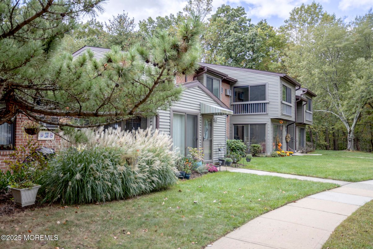 Exterior, Facade, Queen Anne Victorian