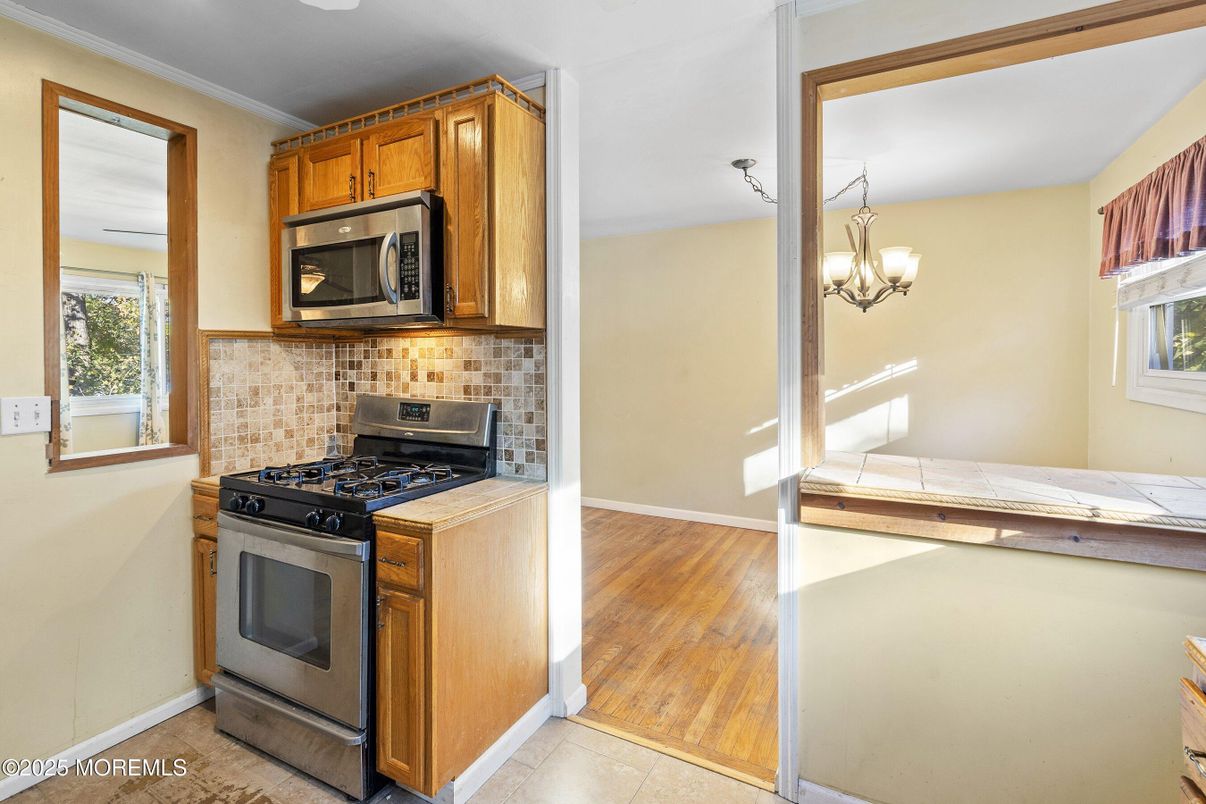 Chandelier, Interior, Kitchen, Wood Texture Flooring