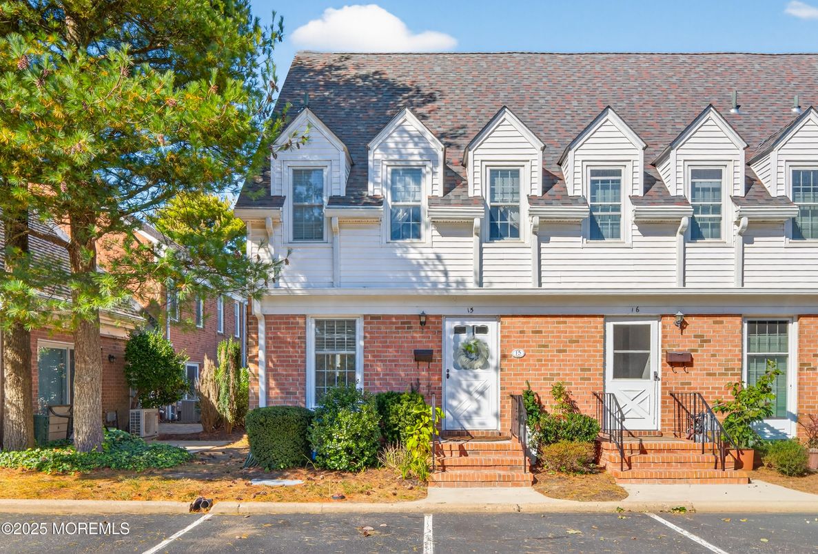 Exterior, Facade, Brick Facade, Cape Cod