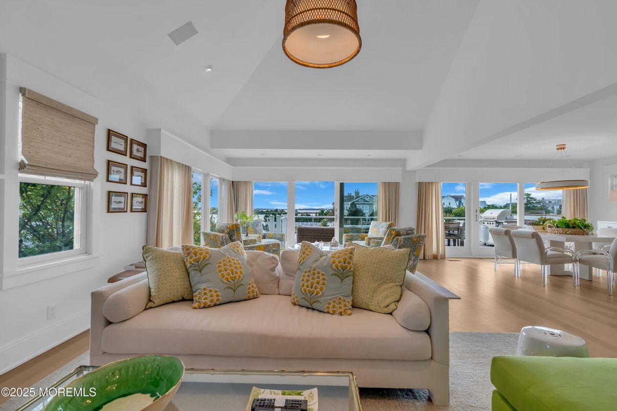 Dining room, Interior, Living room, Pendant Lights, Recessed Lighting, Water, Wood Texture Flooring