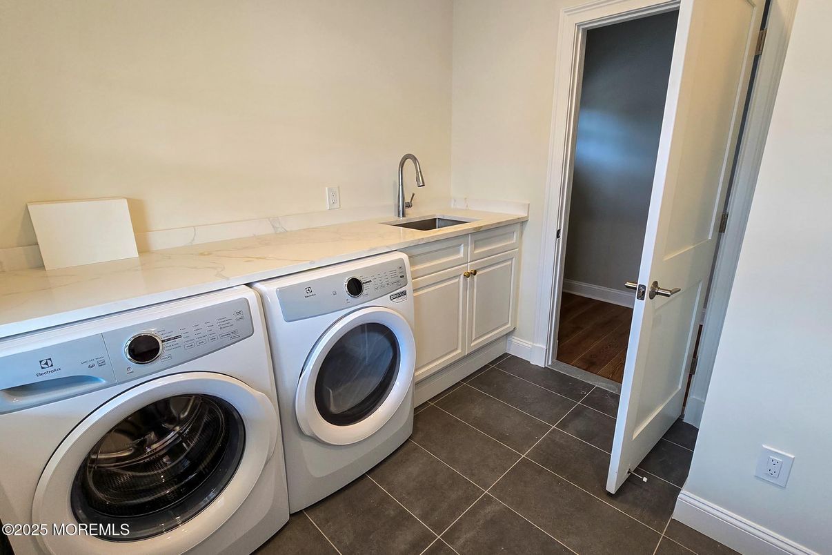 Interior, Washer