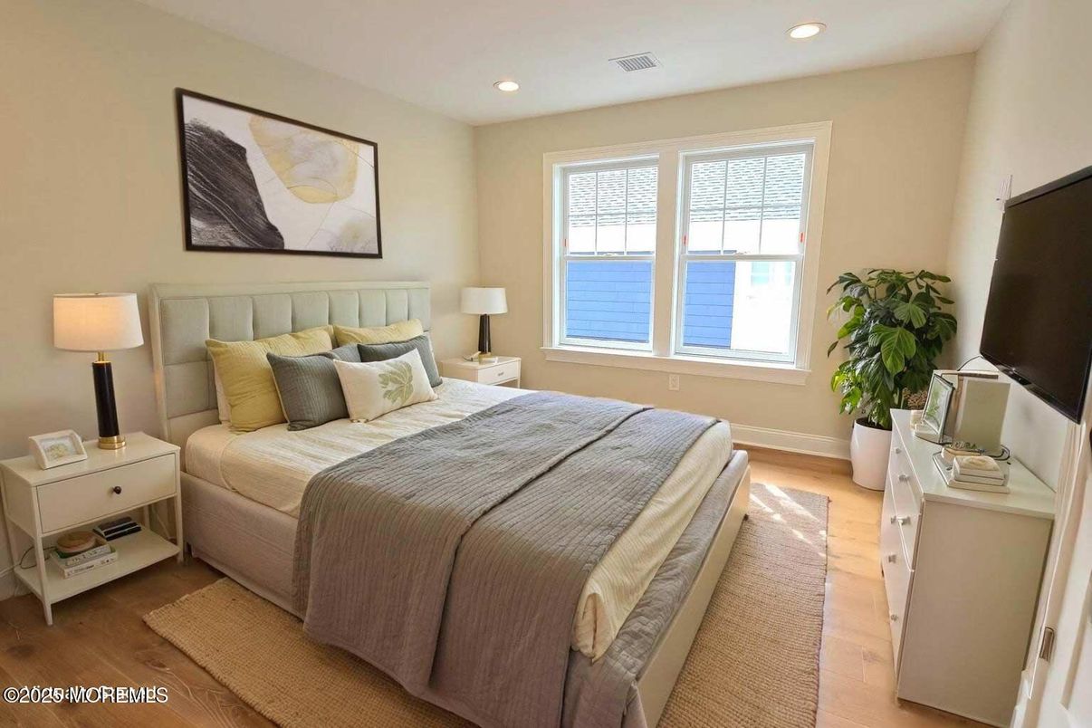 Bedroom, Interior, Recessed Lighting, Water, Wood Texture Flooring