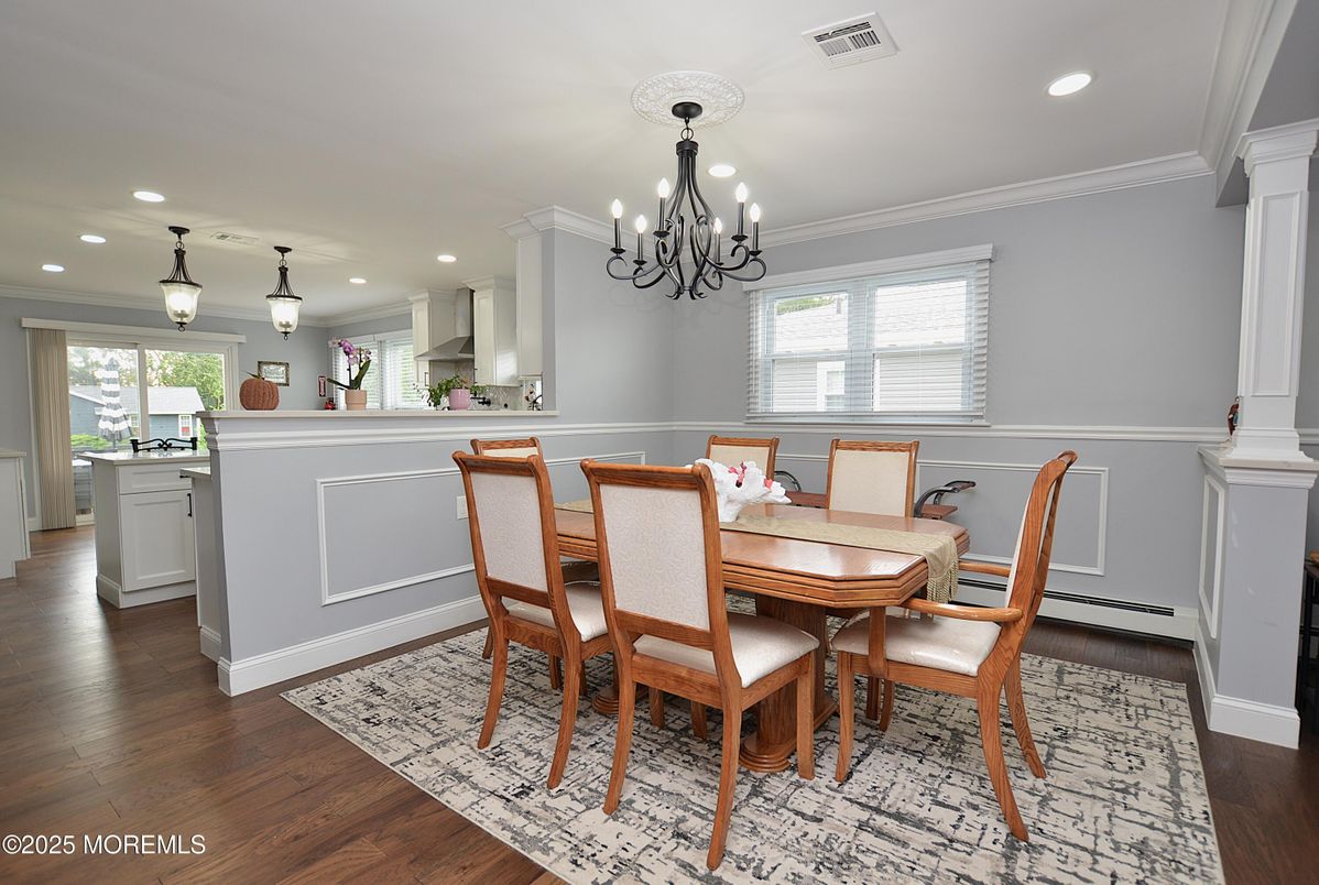 Chandelier, Dining room, Interior, Kitchen, Pendant Lights, Recessed Lighting, Wood Texture Flooring