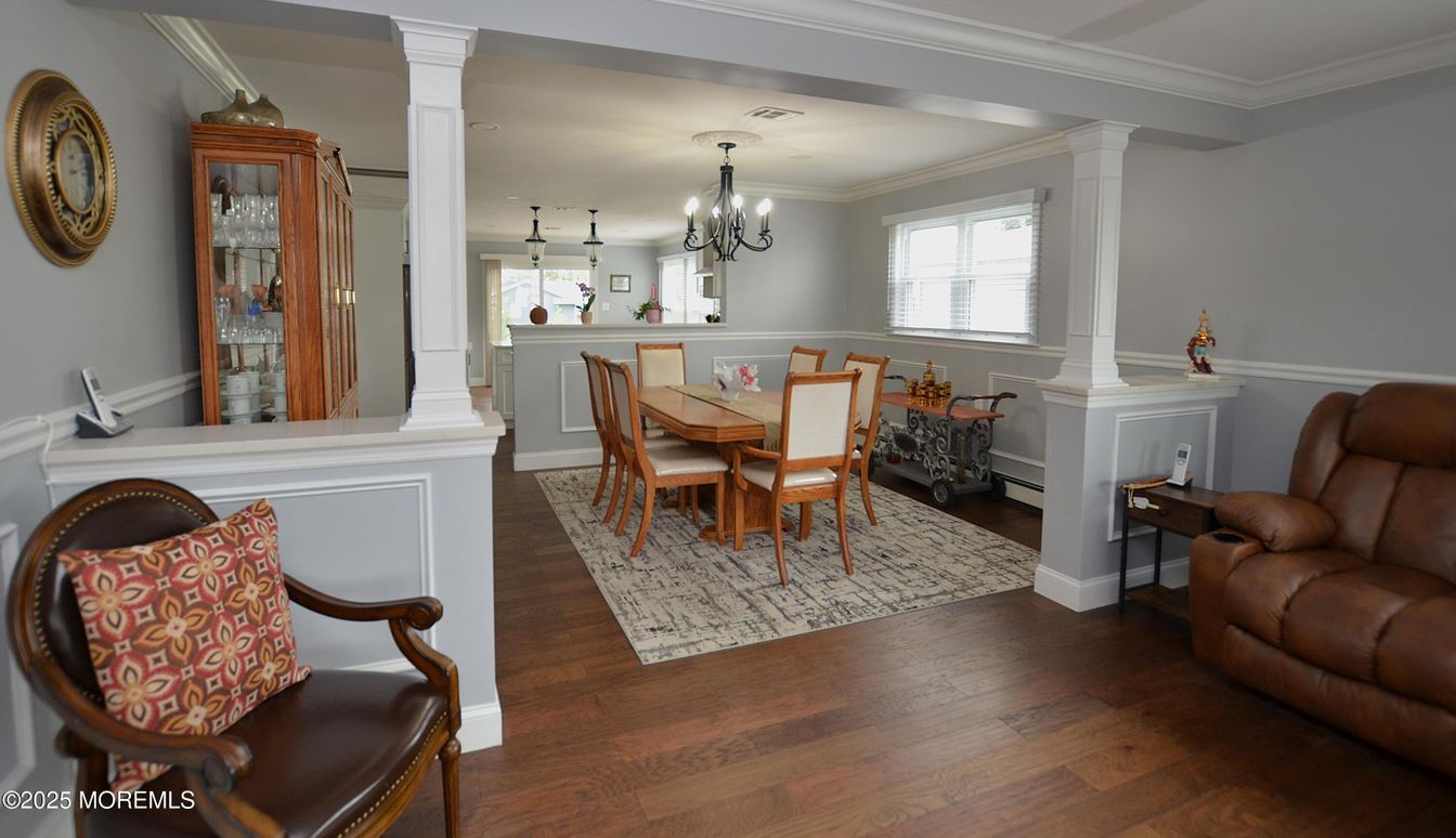 Chandelier, Dining room, Fireplace, Interior, Wood Texture Flooring