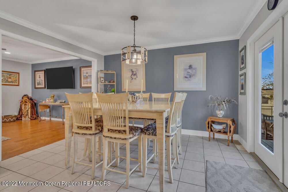 Dining room, Interior, Pendant Lights, Recessed Lighting, Wood Texture Flooring