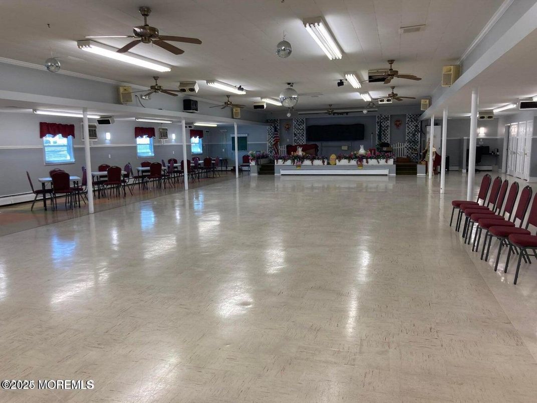 Dining room, Interior