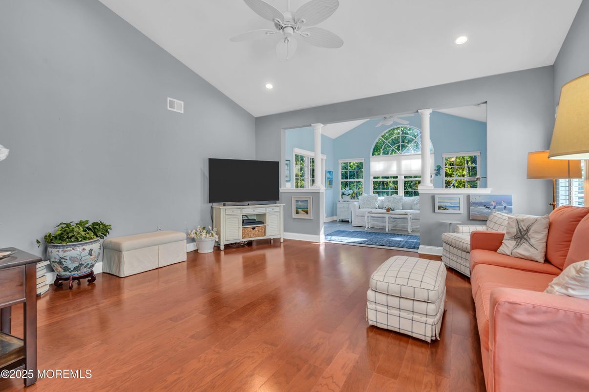 Interior, Living room, Recessed Lighting, Wood Texture Flooring