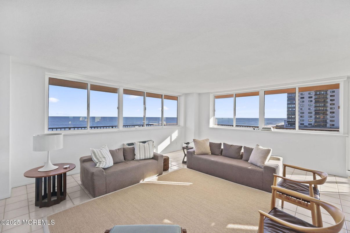 Interior, Living room, Water