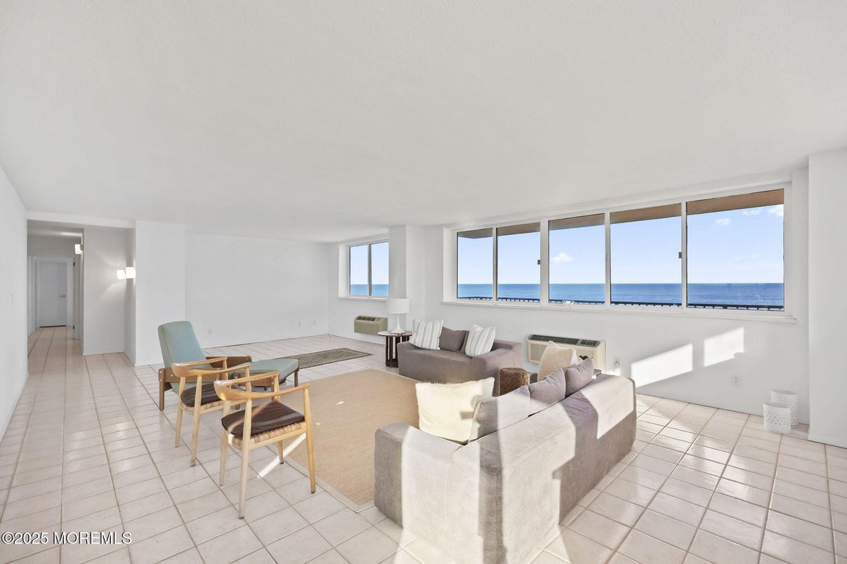 Interior, Living room, Water