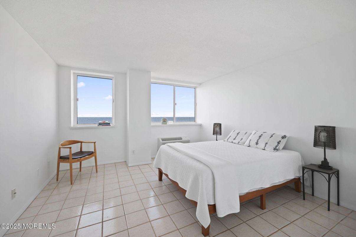 Bedroom, Interior, Water