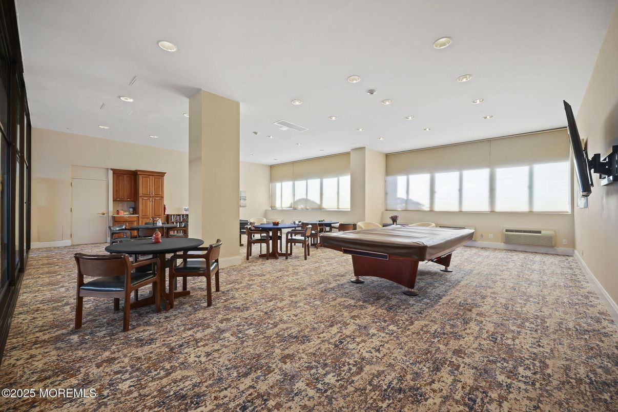 Billiard Table, Dining room, Game Room, Interior, Recessed Lighting