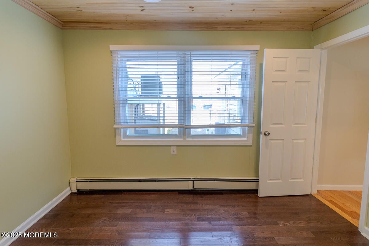 Empty room, Interior, Wooden Ceilings, Wood Texture Flooring