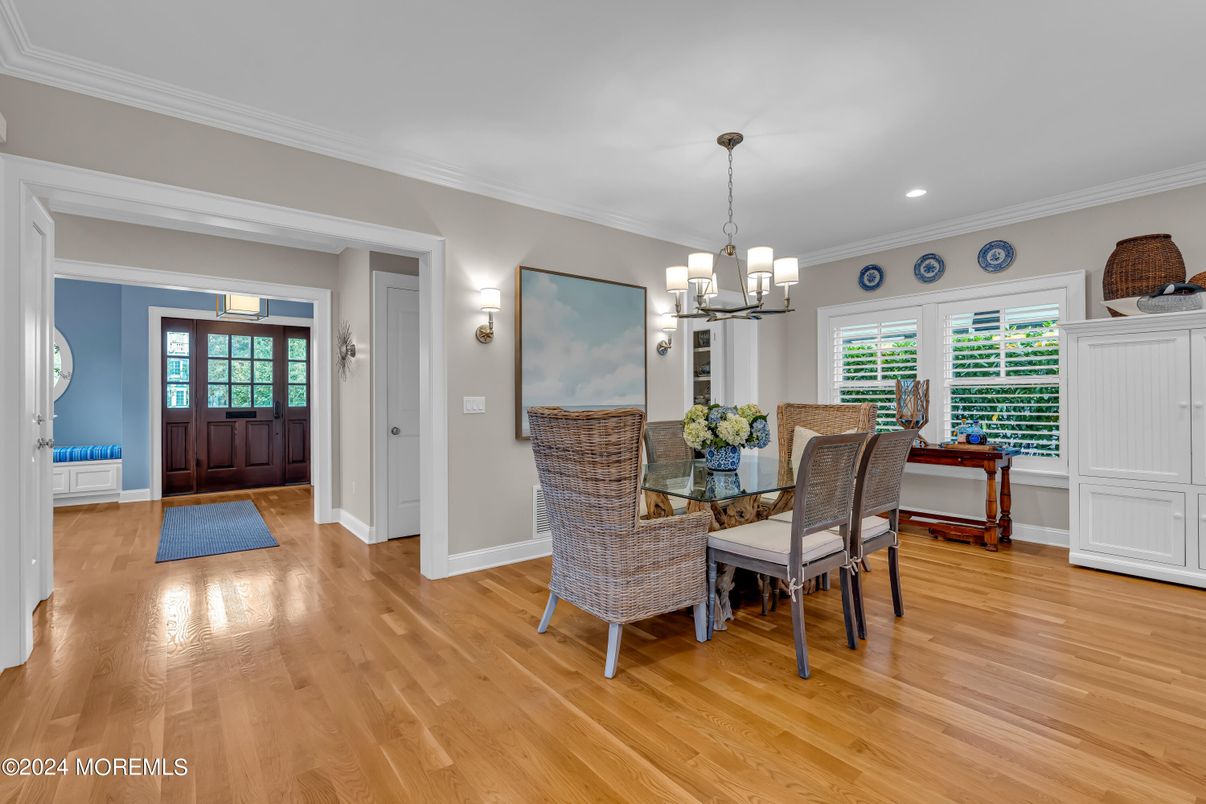 Chandelier, Dining room, Interior, Recessed Lighting, Wood Texture Flooring
